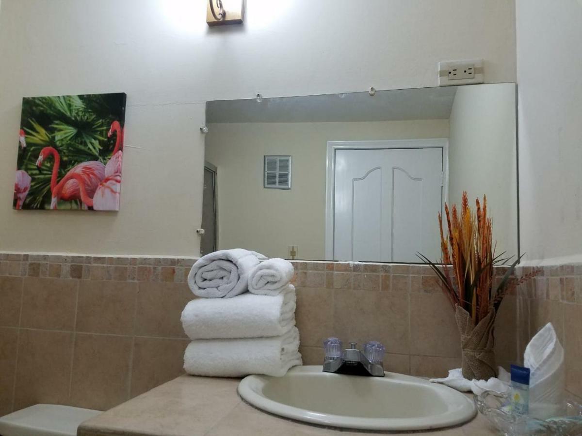 Mh Boutique Hotel 圣佩德罗苏拉 外观 照片